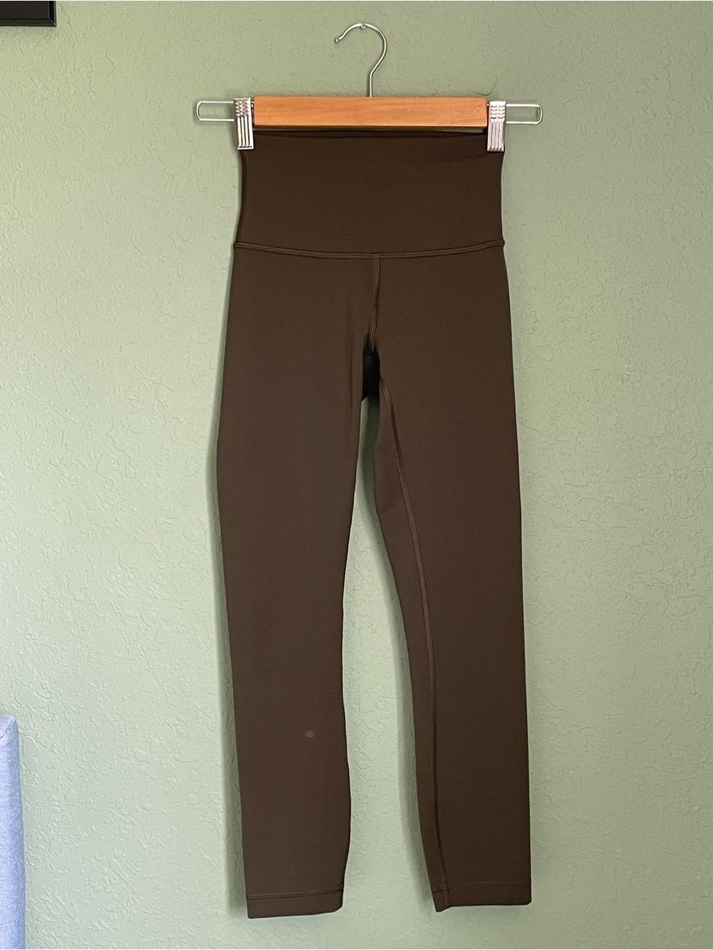 Lululemon Wunder Train Cropped Legging Size 2 Olive Green